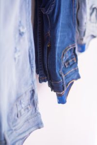 Guarda-roupa cheio, nada para vestir? Resolva o problema em 7 passos